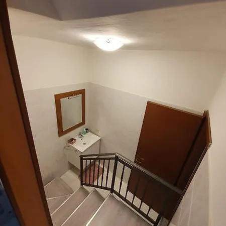 Casa Mirella Apartment *